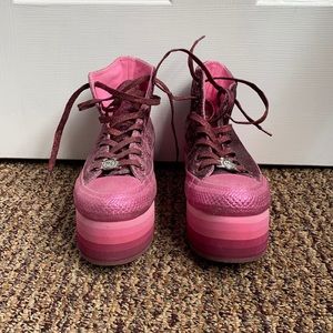 Miley Cyrus chuck taylor converse platform